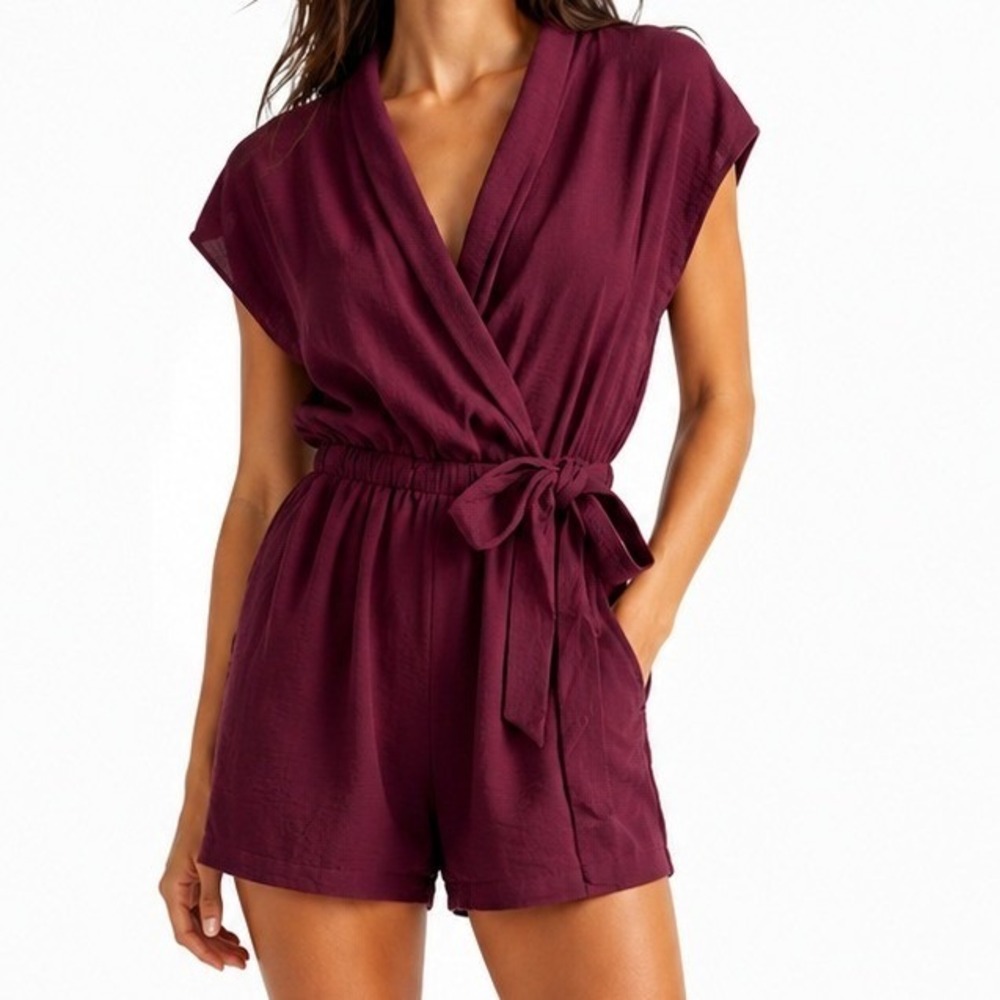 Gilli Burgundy Wine Romper Women's Small Wrap Front Tie Waist Short Jumpsuit NEW